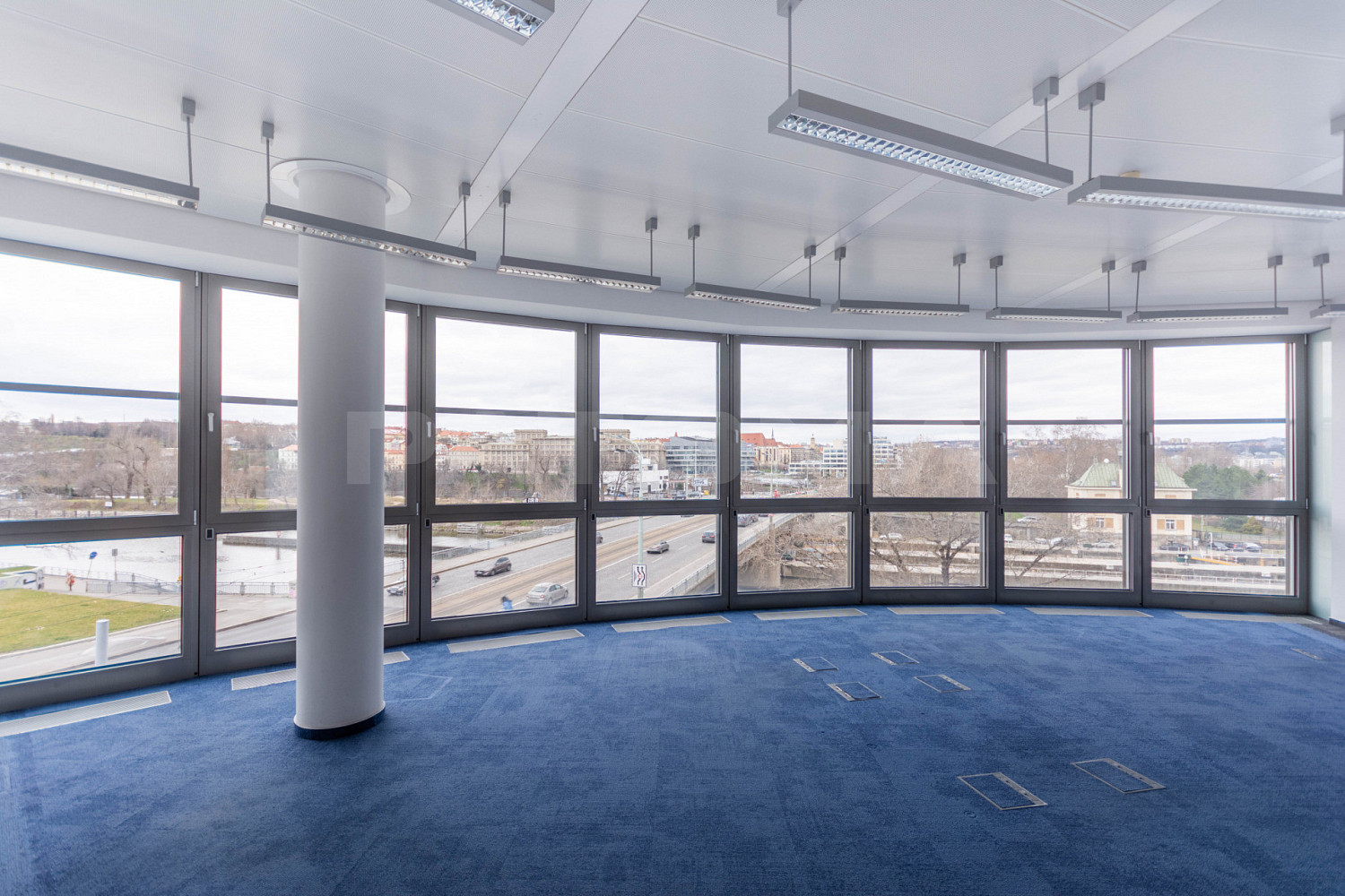 Pronájem kanceláře 2 080 m² – pohled 2