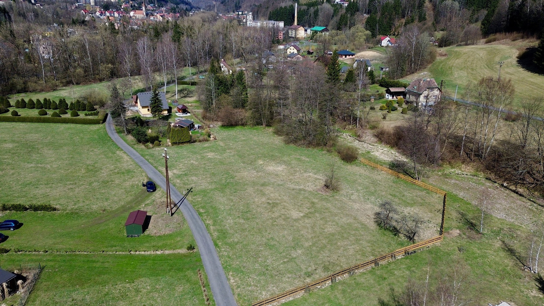 Prodej stavebního pozemku 3 072 m² – fotografie 2