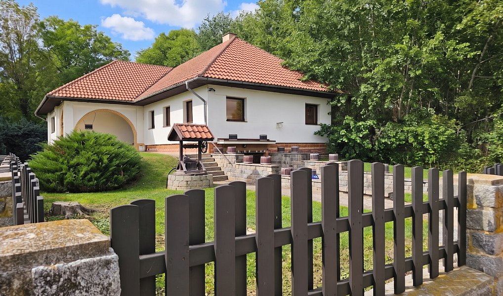Prodej domu 279 m² s pozemkem 2 760 m², Blšany – náhled fotky 44