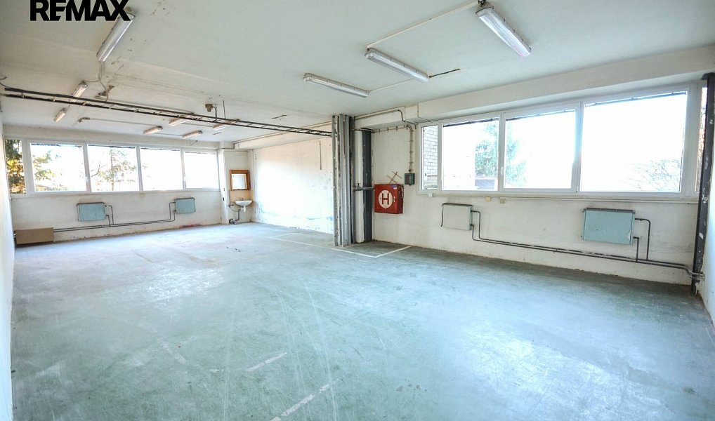 Pronájem skladovacích prostor 343 m², Praha – fotka 1 z 6