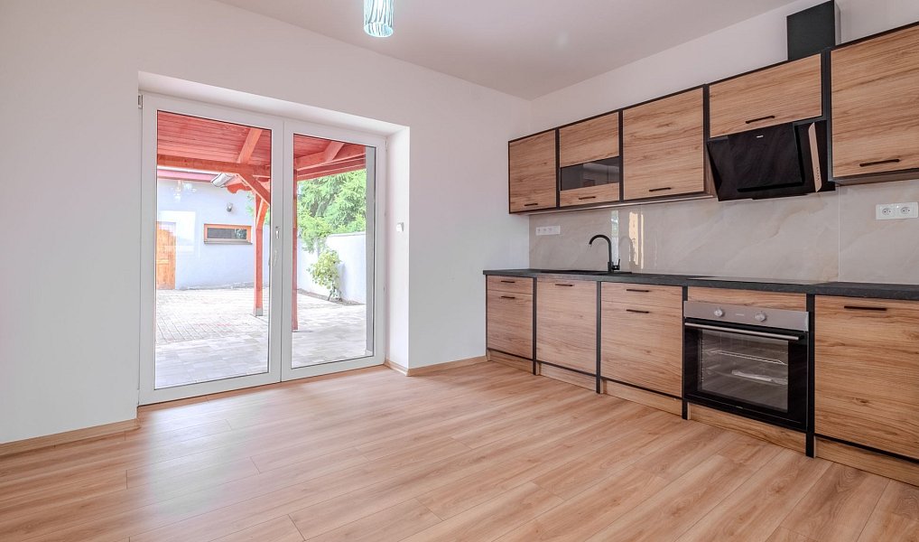 Prodej domu 181 m² s pozemkem 656 m², Vrbčany – náhled fotky 3