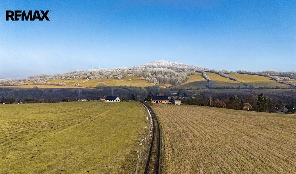 Prodej stavebního pozemku 2 413 m², Horní Police – náhled fotky 5