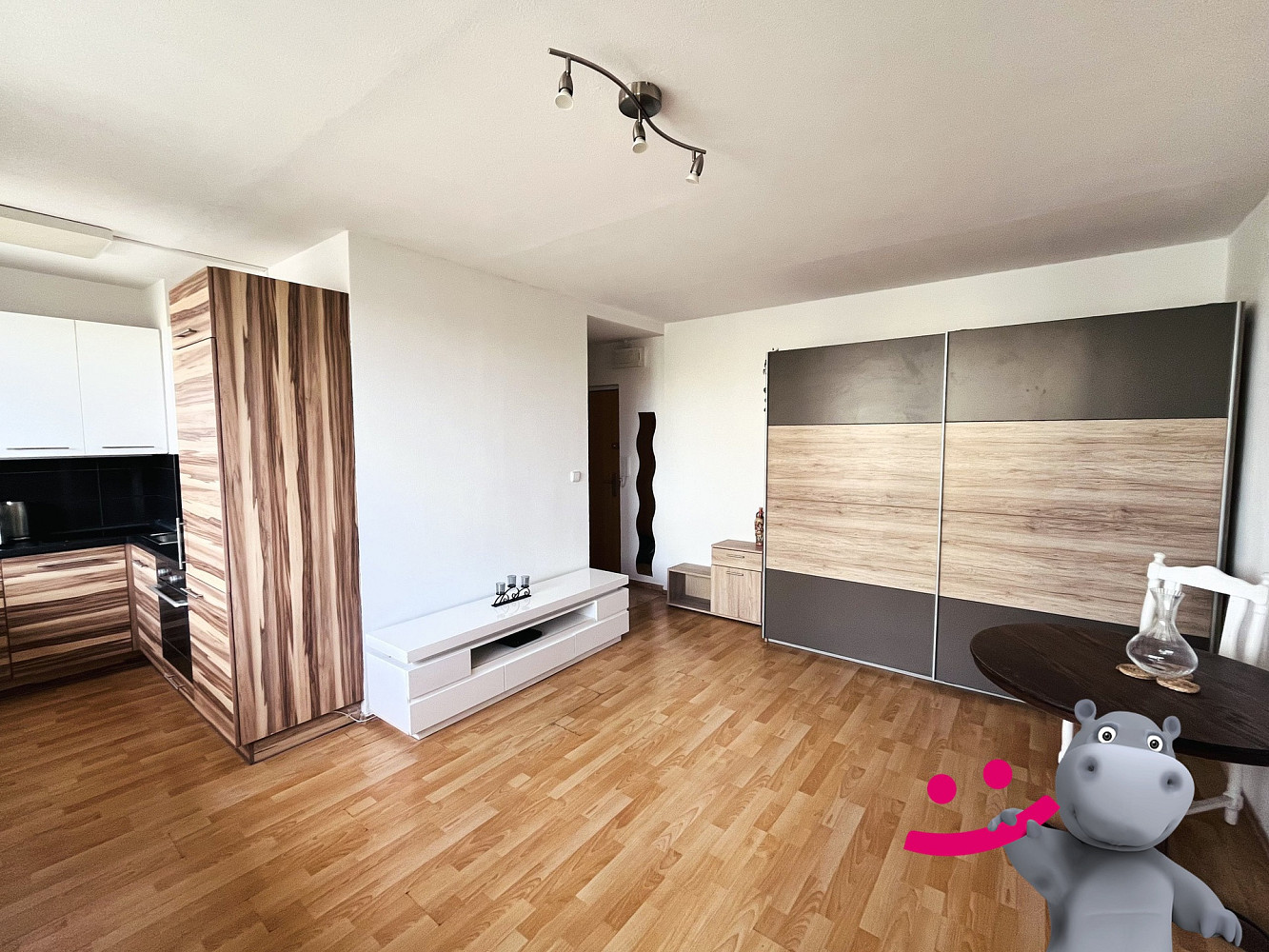 Pronájem bytu 1+kk 35 m² – fotografie 2