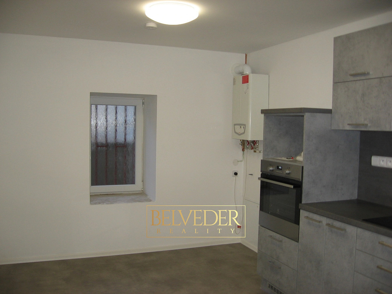 Pronájem bytu 2+kk 45 m² – fotografie 2
