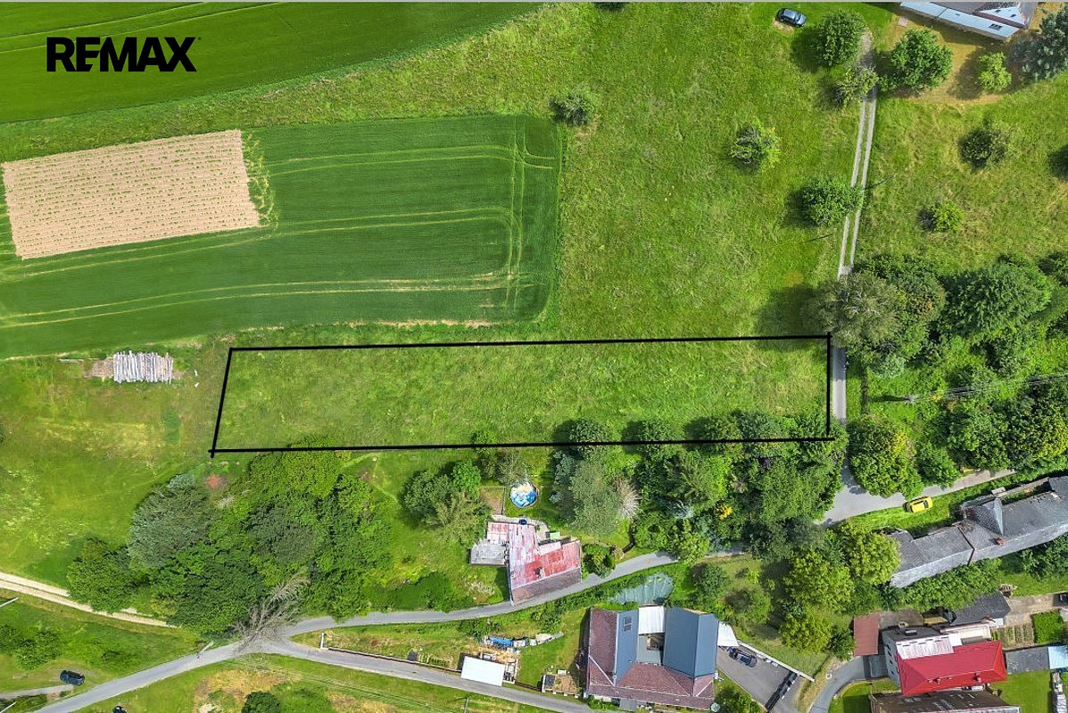 Prodej stavebního pozemku 2 001 m²