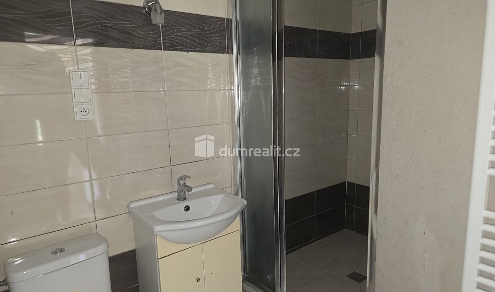 Prodej domu 140 m² s pozemkem 731 m², Vinařice – náhled fotky 12
