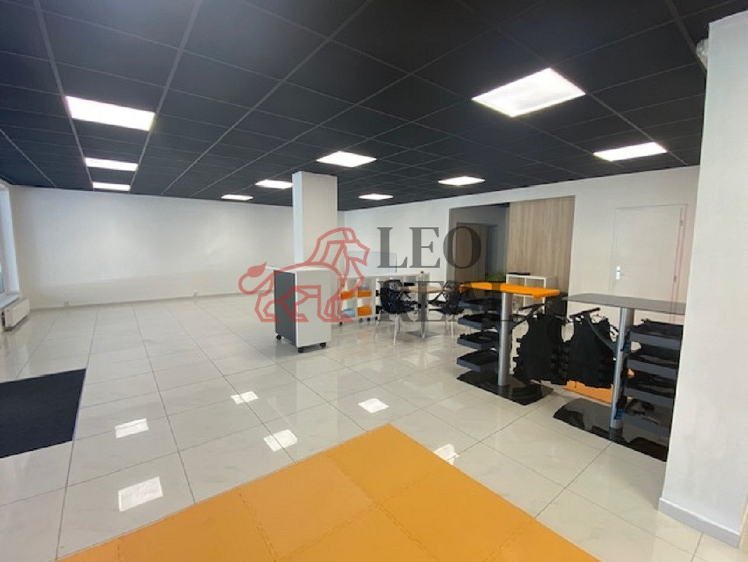 Prodej obchodních prostor 120 m² – fotografie 3