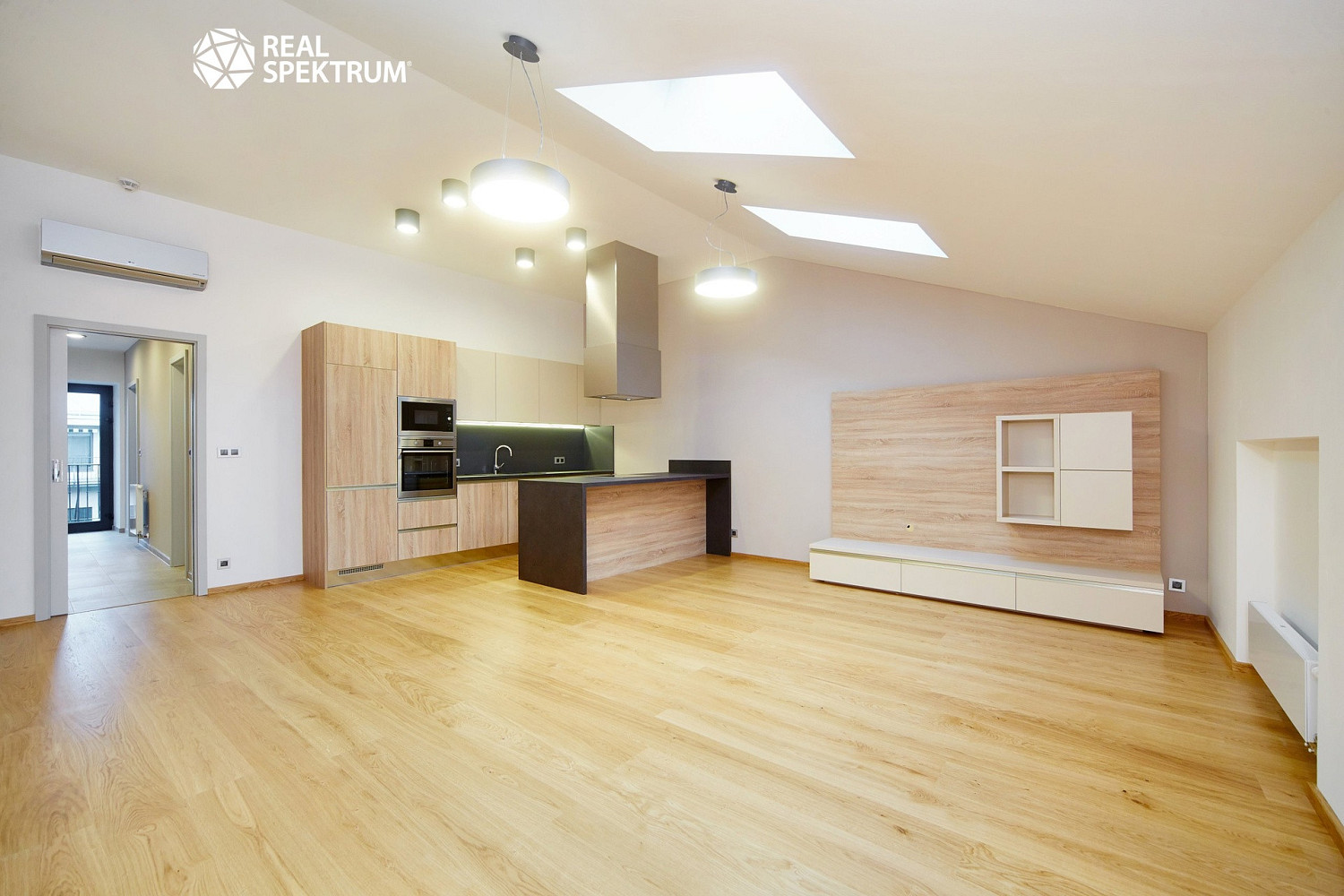 Pronájem bytu 2+kk 69 m²