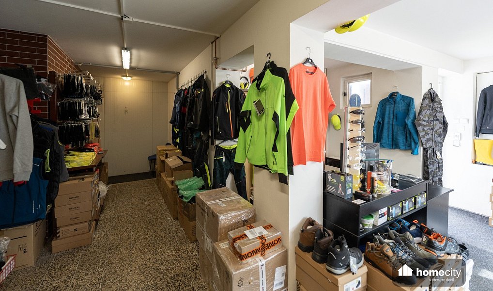 Prodej ubytovacího objektu 1 660 m², Hradec Králové – náhled fotky 44
