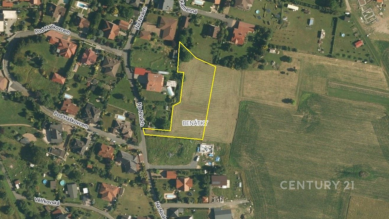 Prodej stavebního pozemku 1 943 m²