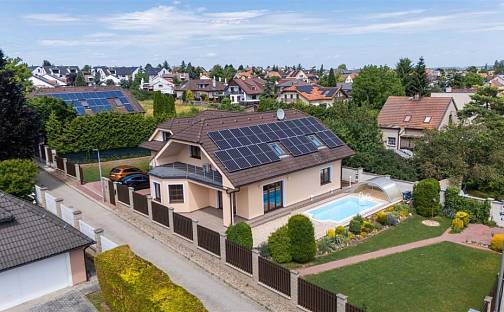 Prodej domu 350 m² s pozemkem 814 m², Horoměřice, okres Praha-západ