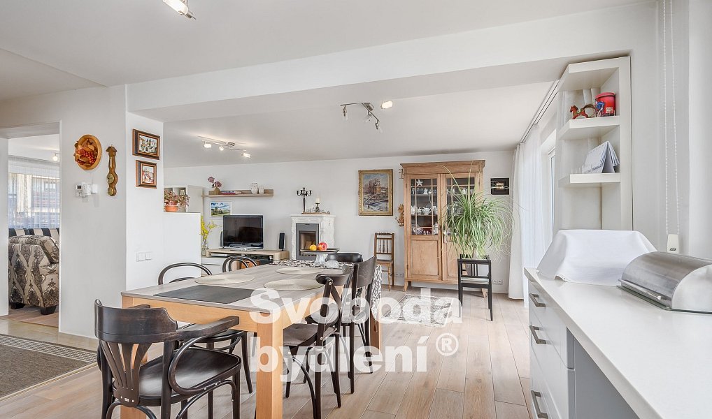 Prodej domu 222 m² s pozemkem 344 m², Praha – náhled fotky 4