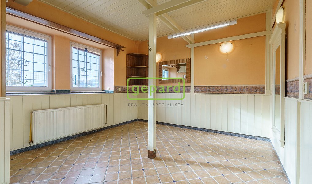 Pronájem obchodních prostor 112 m², Karlovy Vary – náhled fotky 3