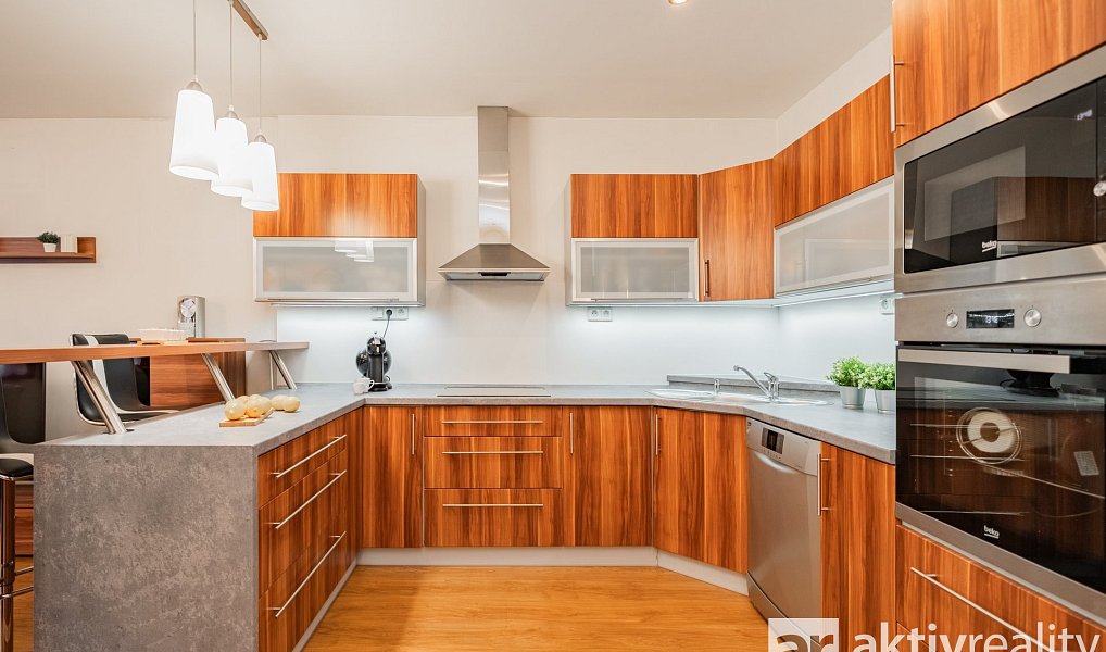 Prodej domu 257 m² s pozemkem 904 m², Liblice – náhled fotky 5