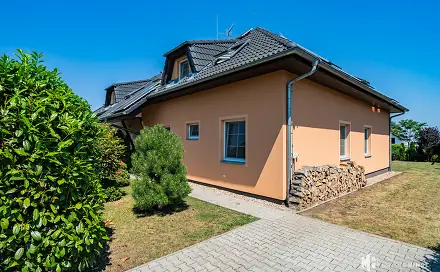 Prodej domu 153 m² s pozemkem 584 m², Na Blatech, Měšice, okres Praha-východ