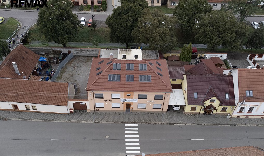 Prodej ubytovacího objektu 655 m², Dolní Dunajovice – náhled fotky 28