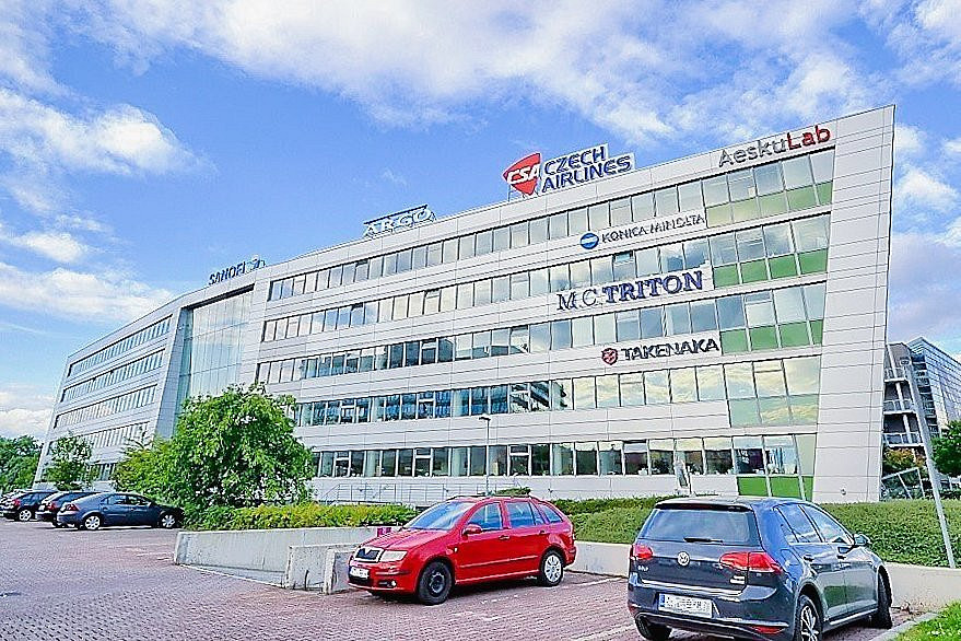 Pronájem kanceláře 956 m²