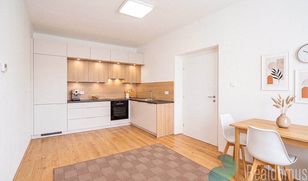 Prodej domu 180 m² s pozemkem 336 m², Libníč – náhled fotky 2