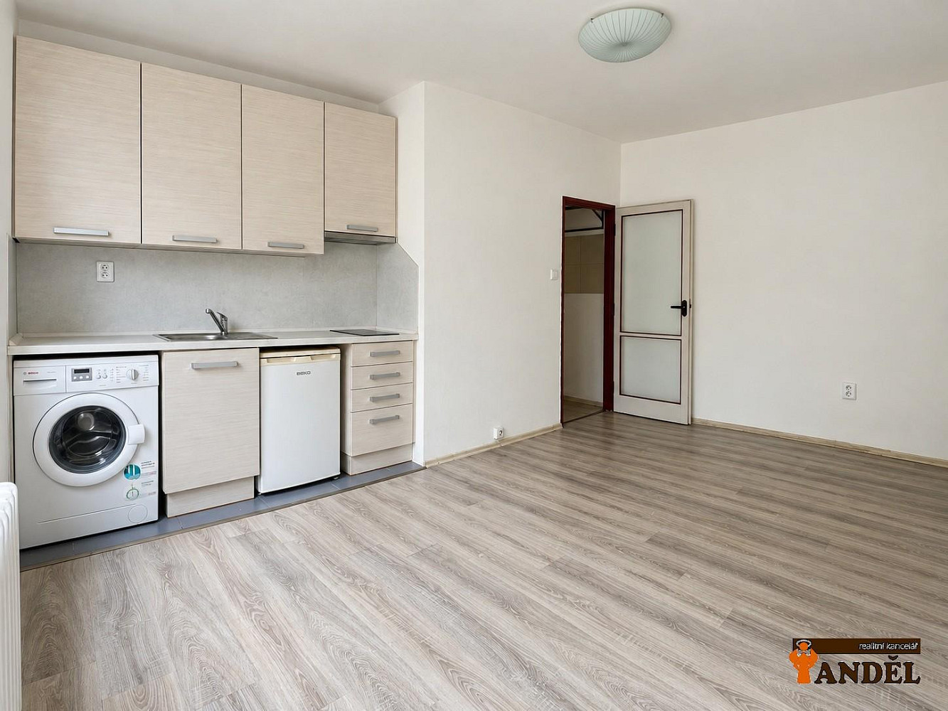 Pronájem bytu 1+kk 22 m² – fotografie 2