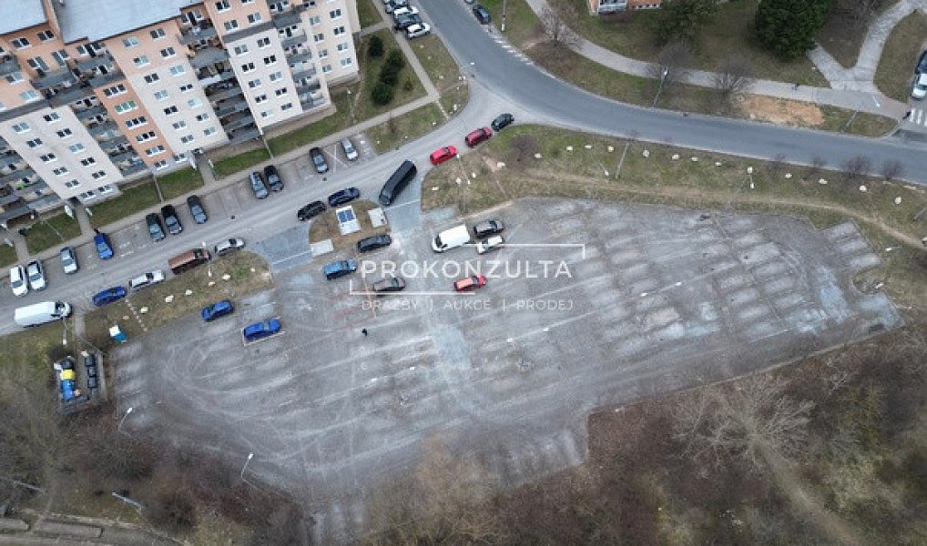 Parkovací stání Brno Líšeň, ulice Sedláčkova, Brno – náhled fotky 3