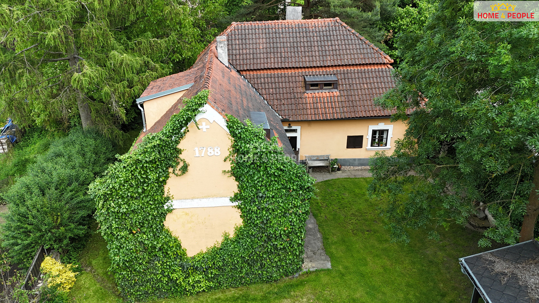 Prodej domu 190 m² s pozemkem 1 084 m² — photo 2