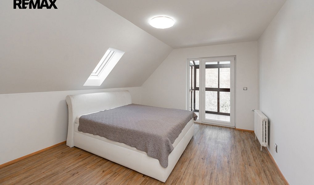 Prodej domu 300 m² s pozemkem 2 121 m², Měchenice – náhled fotky 19