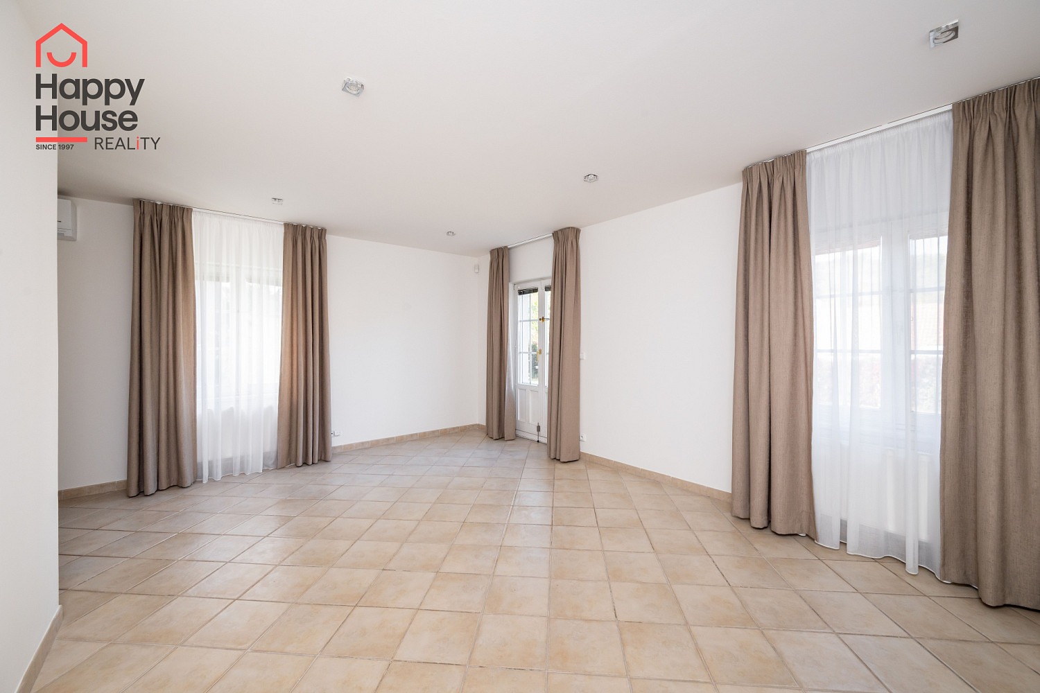 Pronájem domu 120 m² s pozemkem 536 m² – fotografie 4