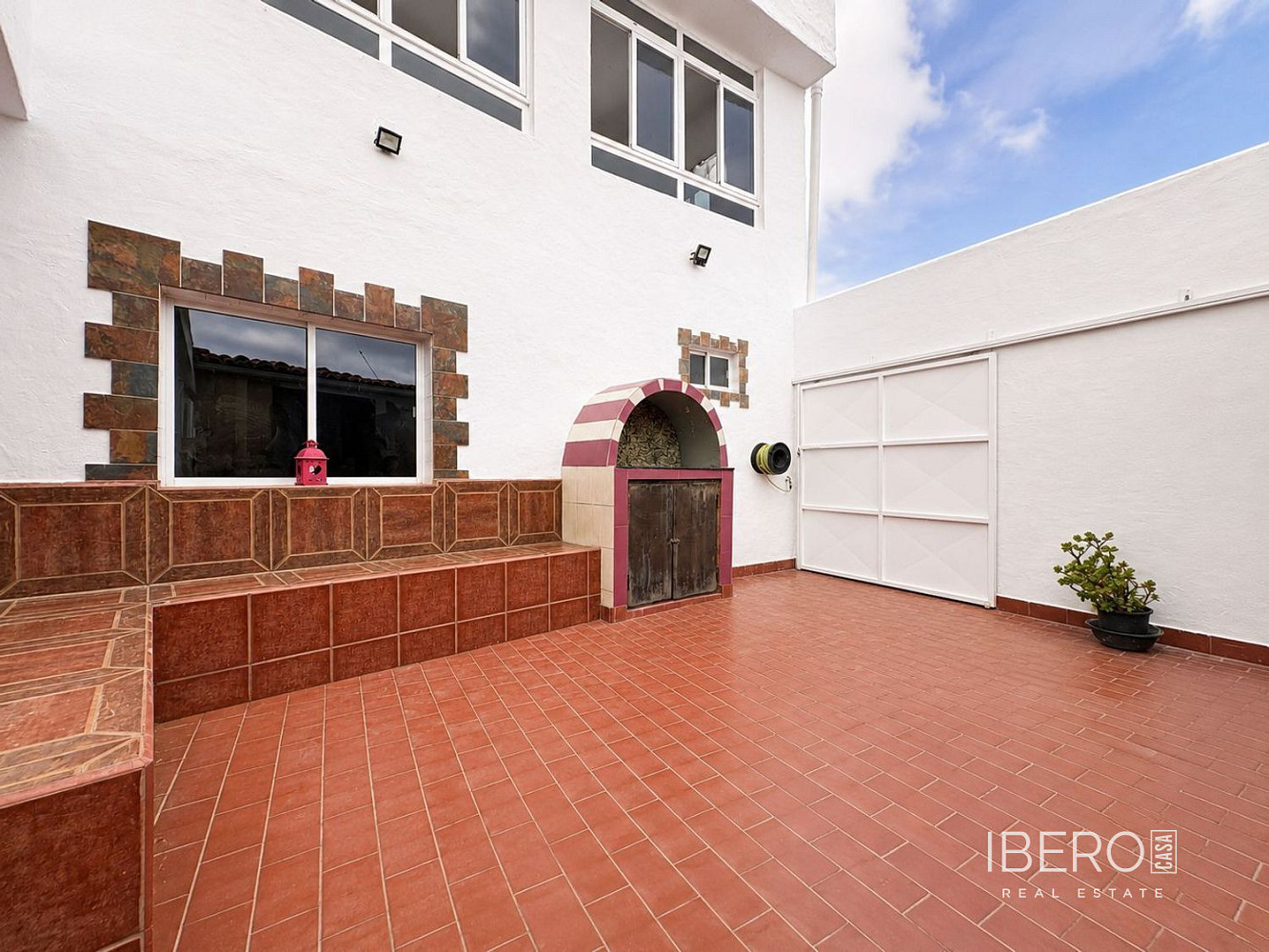 Prodej domu 307 m² s pozemkem 128 m²