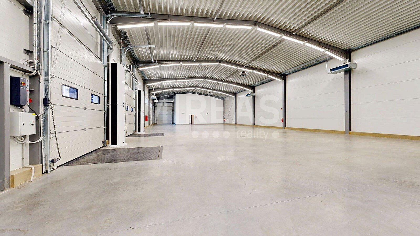 Pronájem výrobních prostor 899 m² – fotografie 5