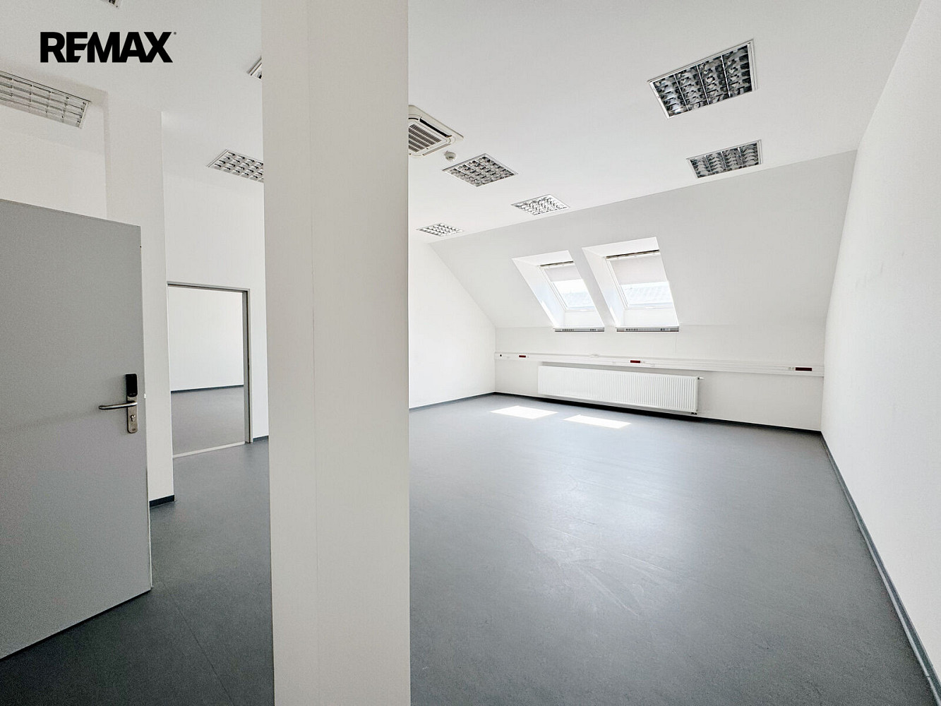 Pronájem kanceláře 65 m² – fotografie 5