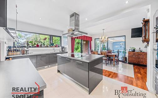 Prodej domu 386 m² s pozemkem 3 382 m², Českobrodská, Mukařov - Žernovka, okres Praha-východ