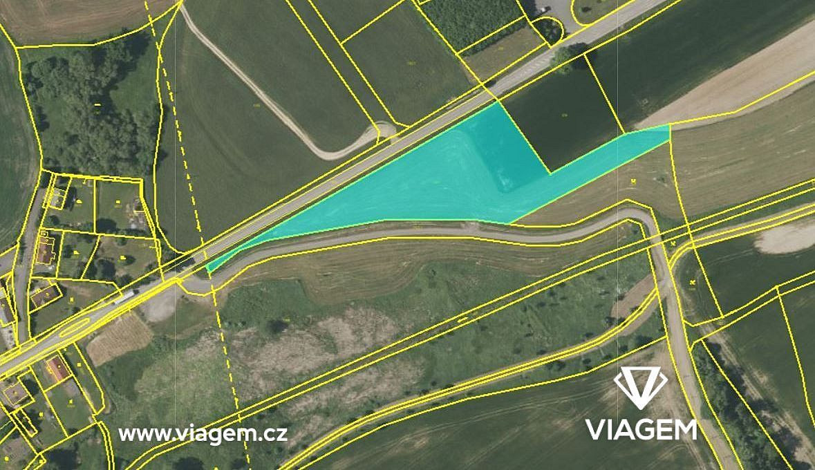 Prodej pole 5 886 m²