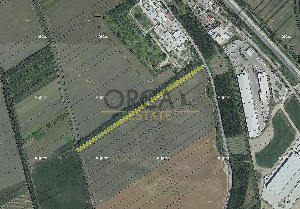 Prodej pole 1 354 m²