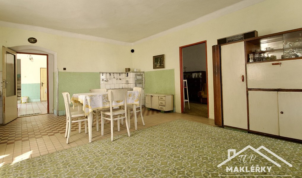 Prodej domu 168 m² s pozemkem 2 068 m², Močovice – náhled fotky 8