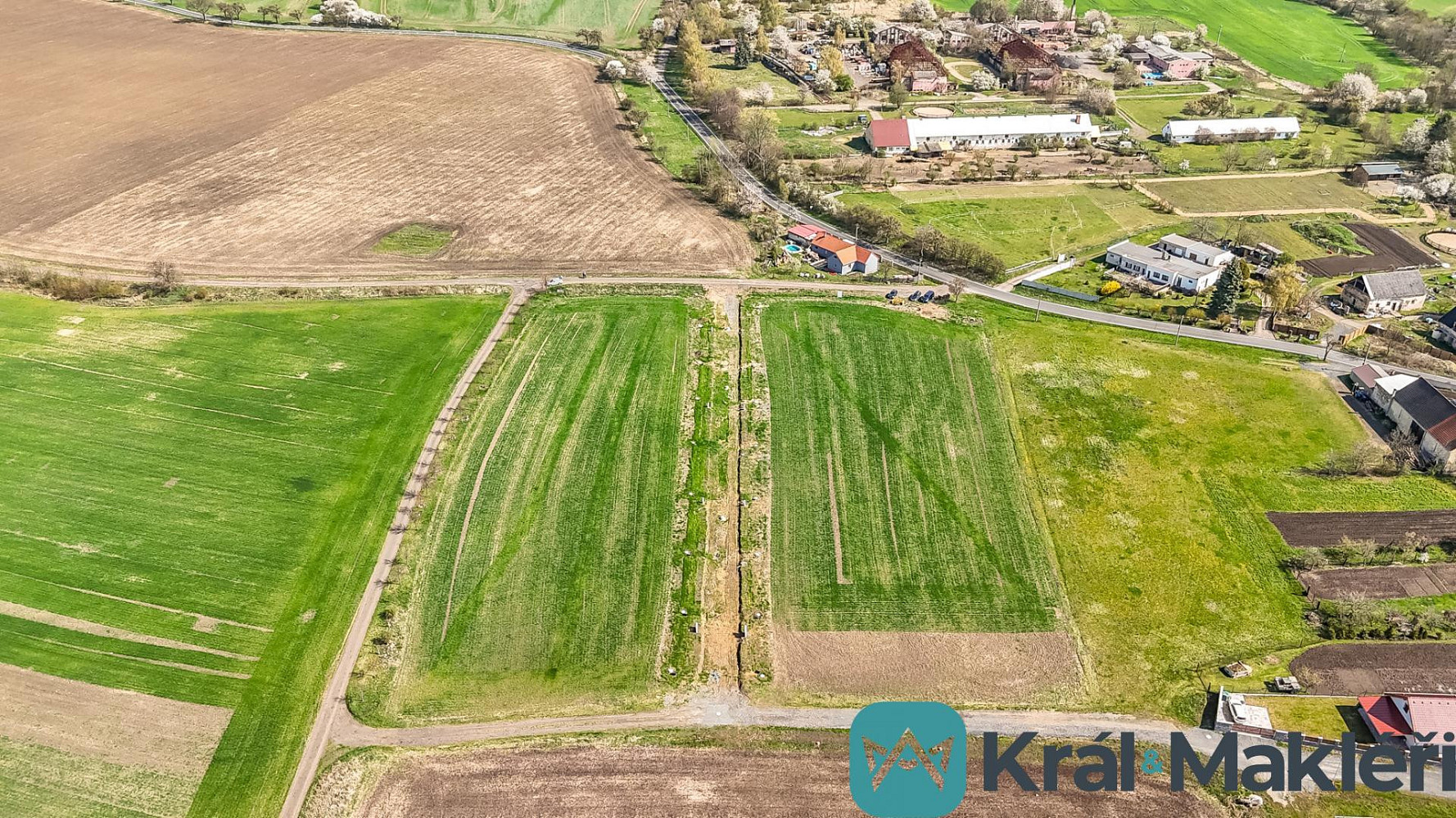 Prodej stavebního pozemku 928 m² – fotografie 5