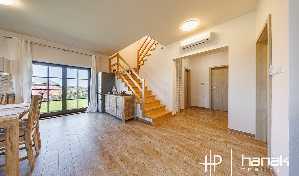 Prodej domu 170 m² s pozemkem 1 384 m², Oborná – náhled fotky 10