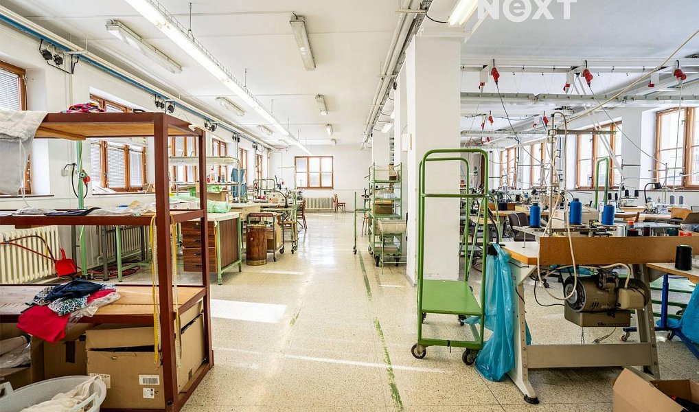 Prodej výrobních prostor 2 000 m², Sebranice – náhled fotky 16