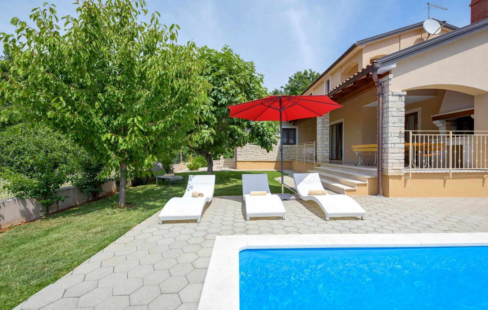 Prodej domu 140 m² s pozemkem 593 m²
