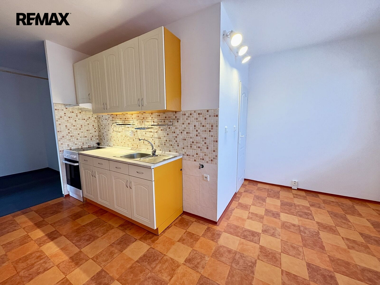 Pronájem bytu 3+1 65 m² – fotografie 3