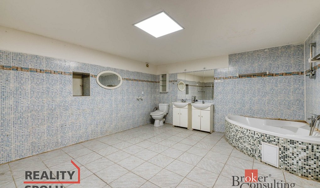 Prodej domu 579 m² s pozemkem 1 059 m², Středokluky – náhled fotky 27