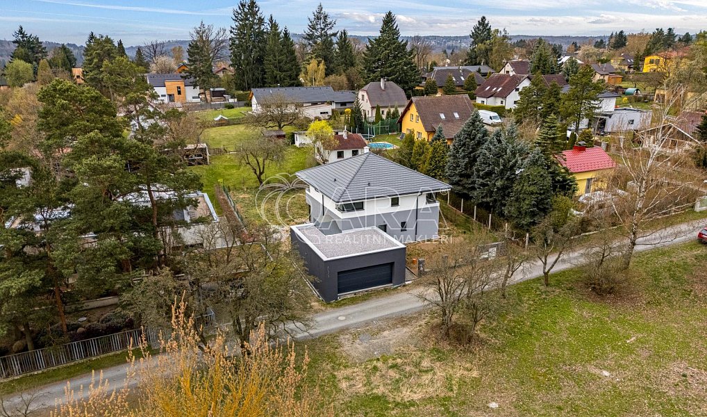 Prodej domu 259 m² s pozemkem 755 m², Kamenice – náhled fotky 18
