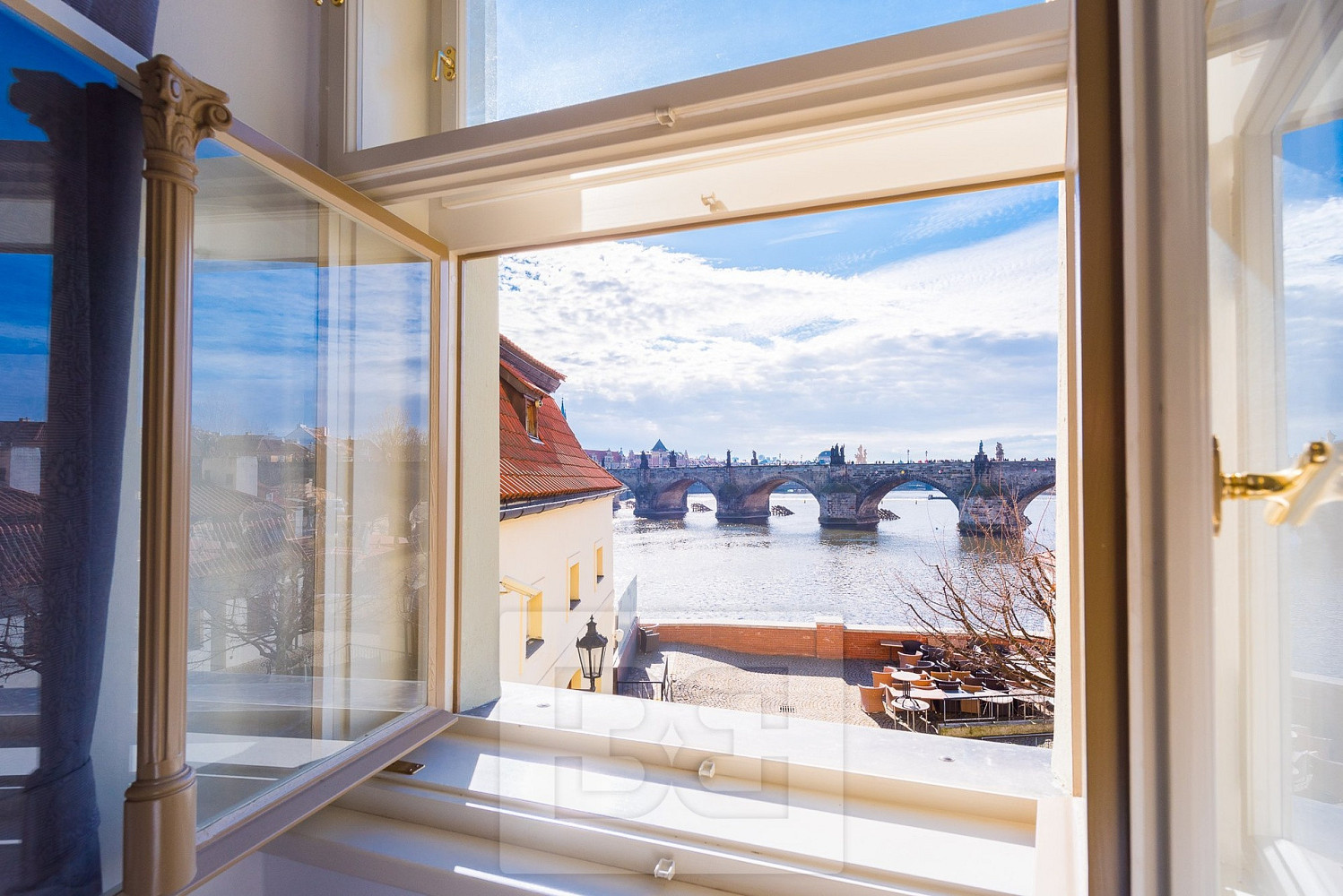 Pronájem bytu 1+kk 47 m² – fotografie 3