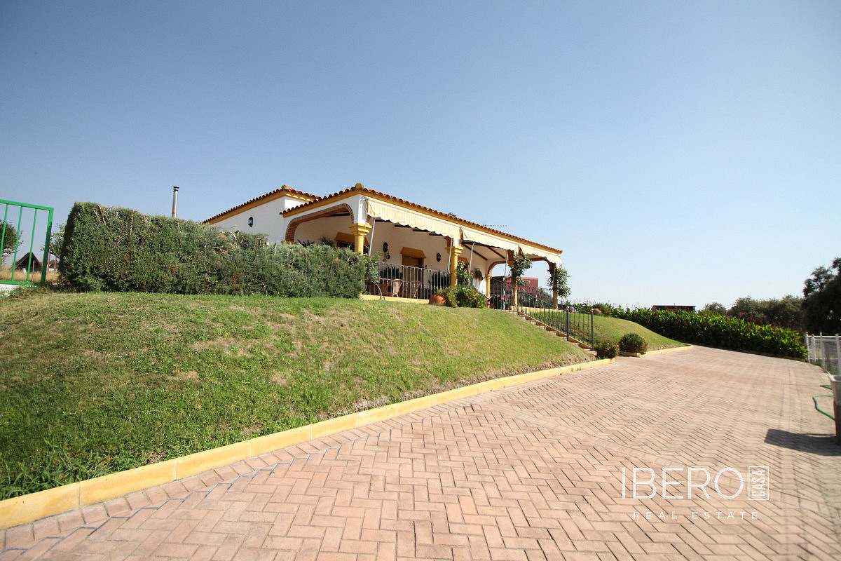 Prodej domu 195 m² s pozemkem 40 000 m² — photo 4