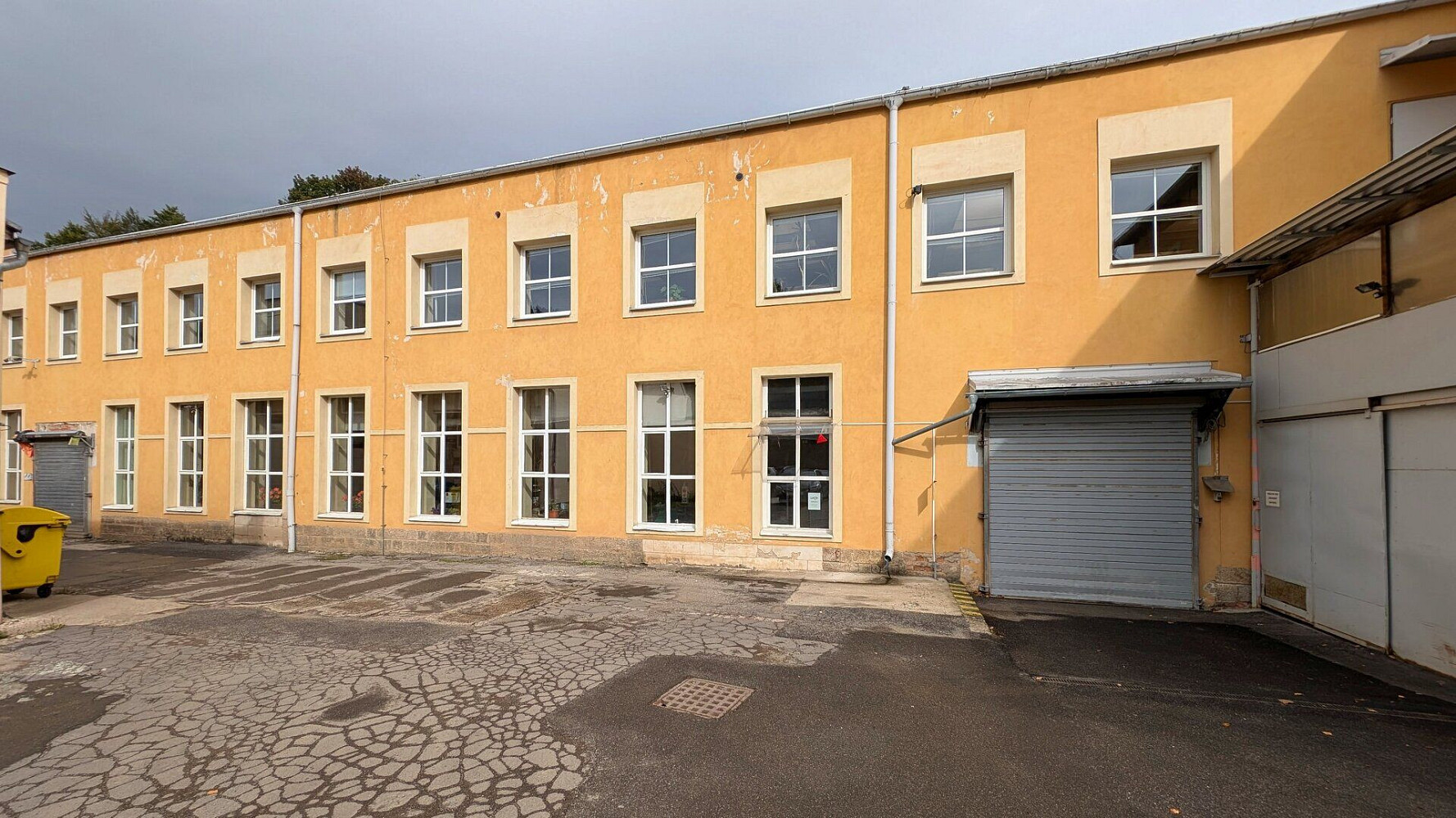 Prodej výrobních prostor 3 000 m² – fotografie 3