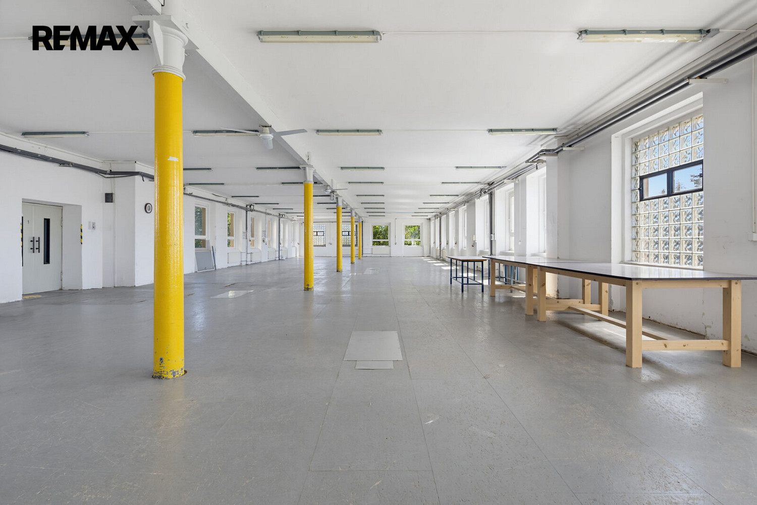 Pronájem výrobních prostor 2 350 m² – fotografie 3