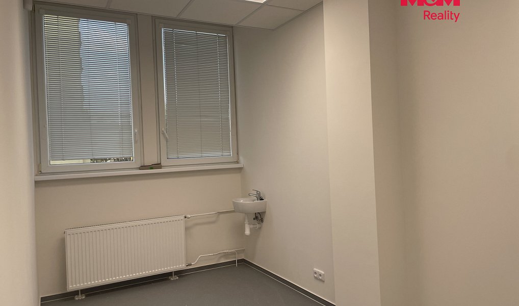Pronájem obchodních prostor 48 m², Most – náhled fotky 3