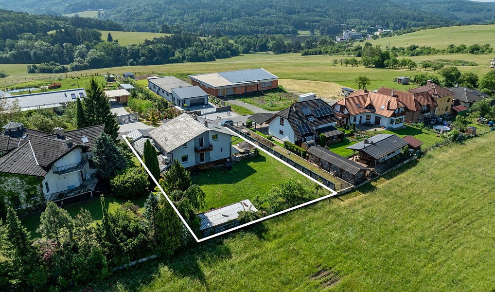 Prodej domu 408 m² s pozemkem 843 m², Pozlovice – náhled fotky 2