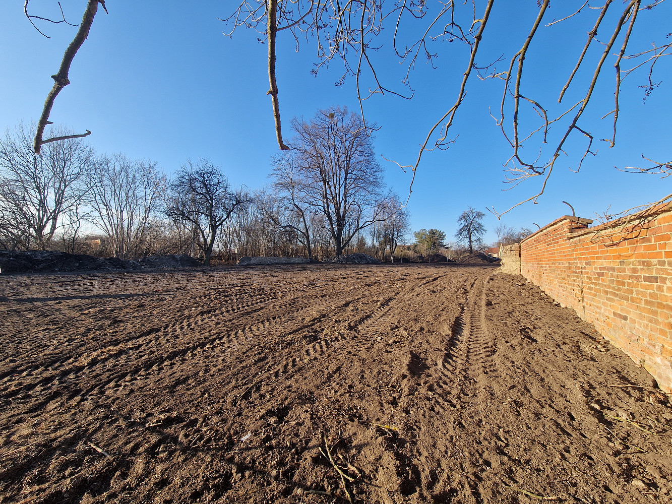 Prodej stavebního pozemku 1 200 m² – pohled 4