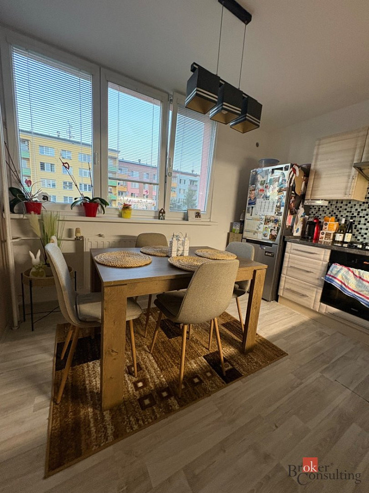 Pronájem bytu 3+1 77 m² – fotografie 2