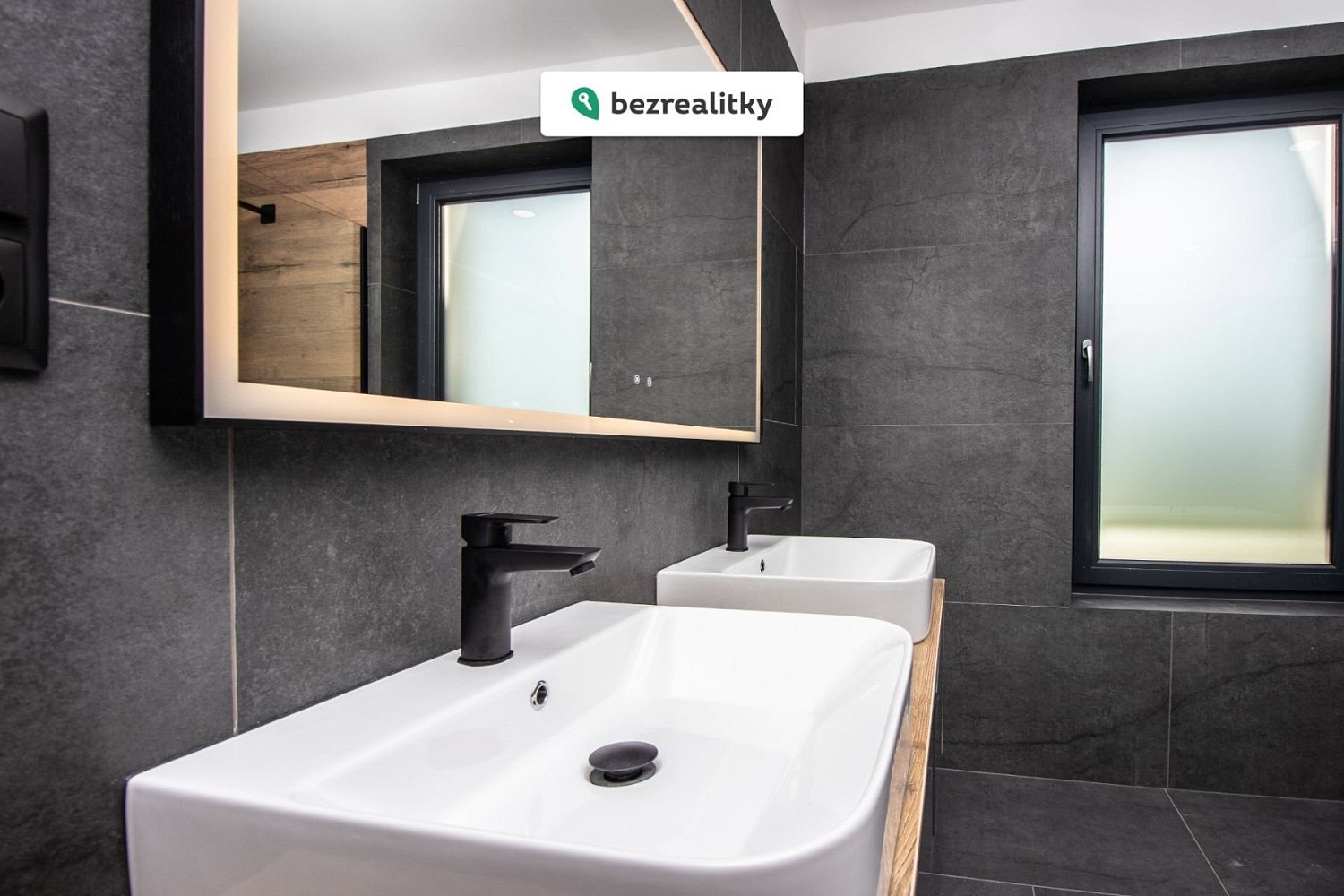 Prodej domu 144 m² s pozemkem 988 m² – fotografie 4